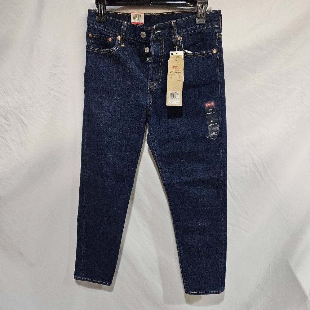 Levi’s Premium Women's Jeans Blue Wedgie Tapered Leg Size 26 Button Fly NWT $98
